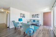 Photo - 4521-4523 Winona Avenue Unit 4523B