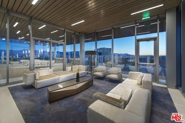 Photo - 3033 Wilshire Blvd Unit 503