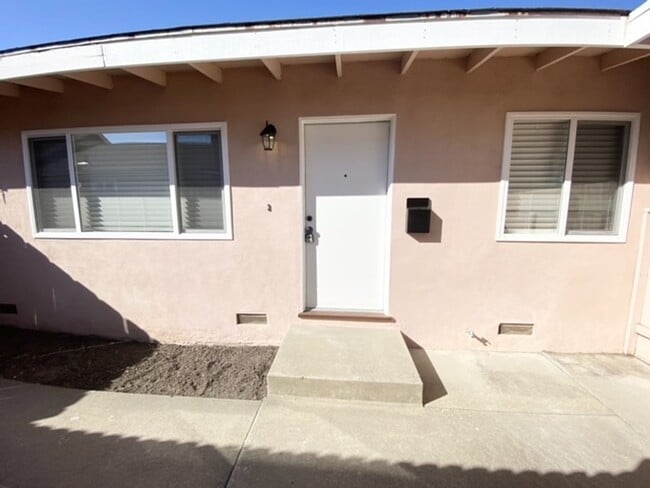 Building Photo - G232-P Unit 1