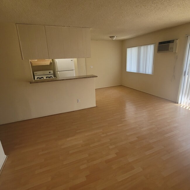 Building Photo - 519 Glenrock Ave Unit 303