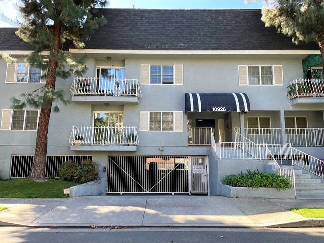 Photo - 10926 Huston St Apartments