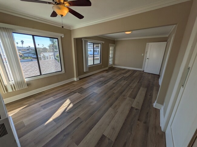 Photo - 1055 N Ardmore Ave