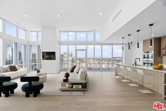 Building Photo - 230 W Olympic Blvd Unit PH 1