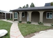 Photo - 808 Beckville St House