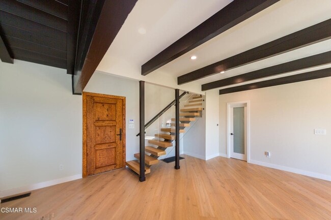 Photo - Must see this luxurious short-term, furnis...