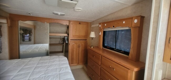 Photo - 218 W Carson St