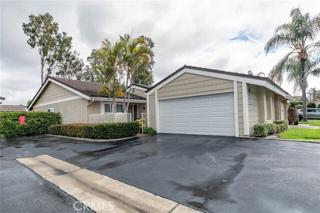 Photo - 32 Lone Pine Unit 41