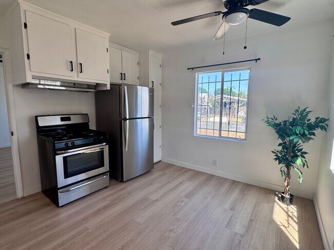 Photo - 1542 W 60th St Unit 1