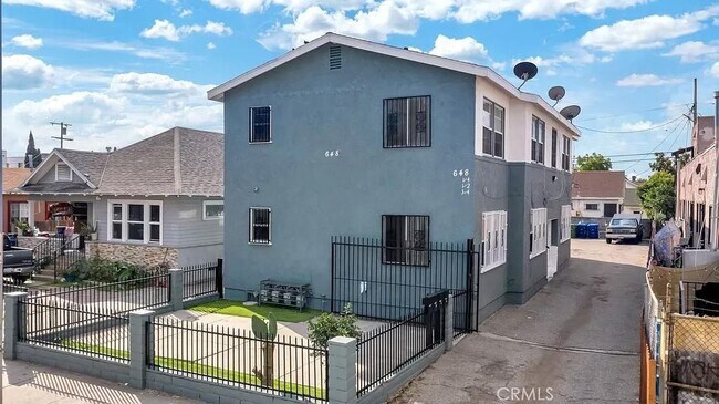 Building Photo - 648 W 41st Dr Unit 648 3-4
