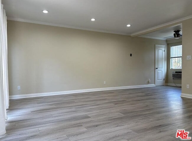 Photo - 567 S Wilton Pl