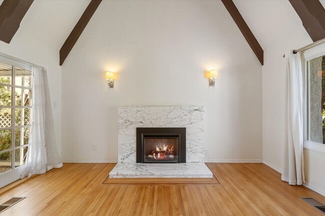 Photo - 4 bed / 3 bath home with a pool - Next to ...