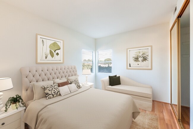 Photo - 2452 S Centinela Ave Unit 4