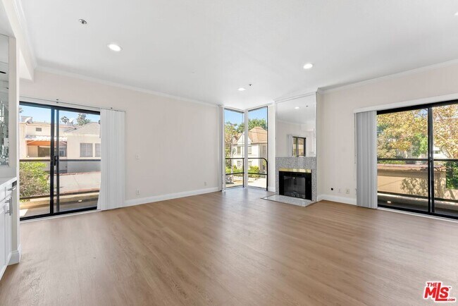 Photo - 8558 Chalmers Dr Unit 201