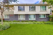 Photo - 4105 - 4111 Somerset Dr Apartments