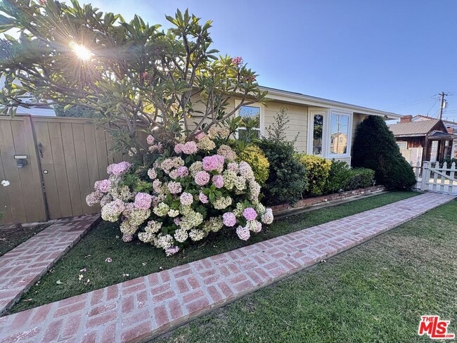 Photo - 2417 Andreo Ave