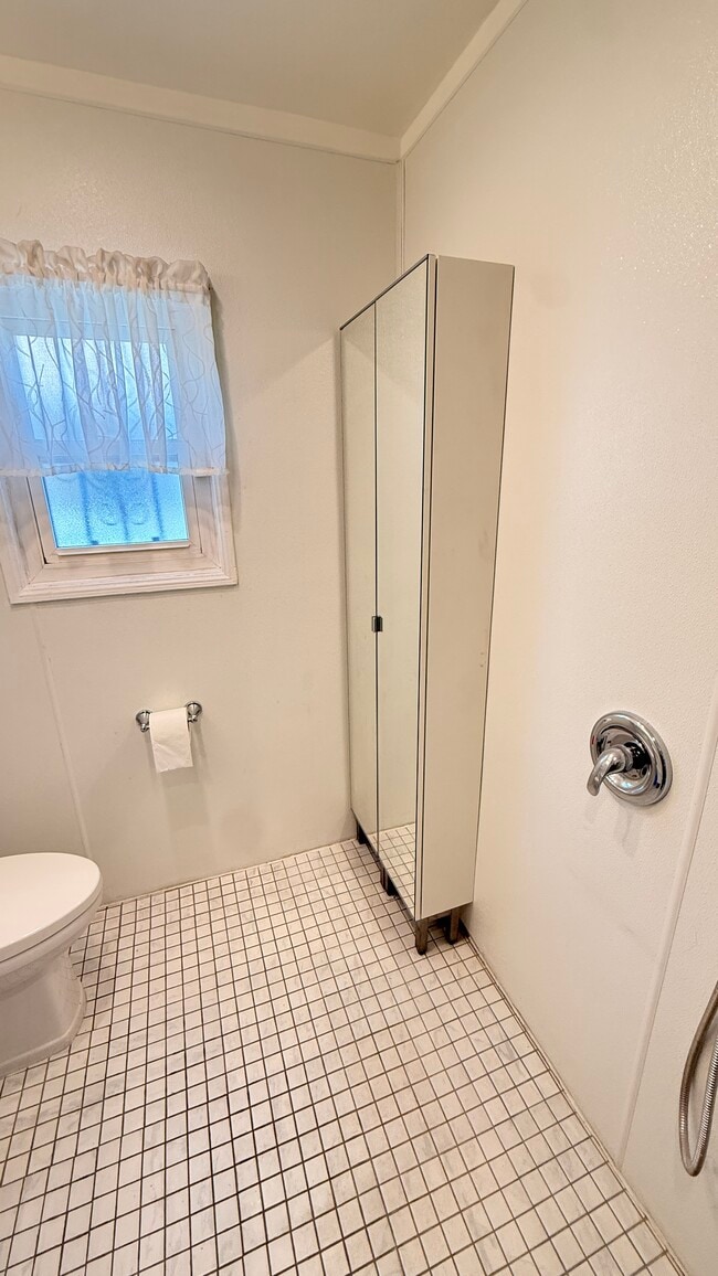Photo - 661 W Riggin St Unit 1