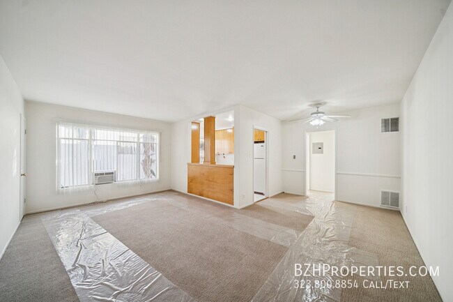 Building Photo - 8442 Blackburn Ave Unit 8