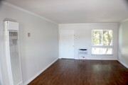 Photo - 660 S Glassell St