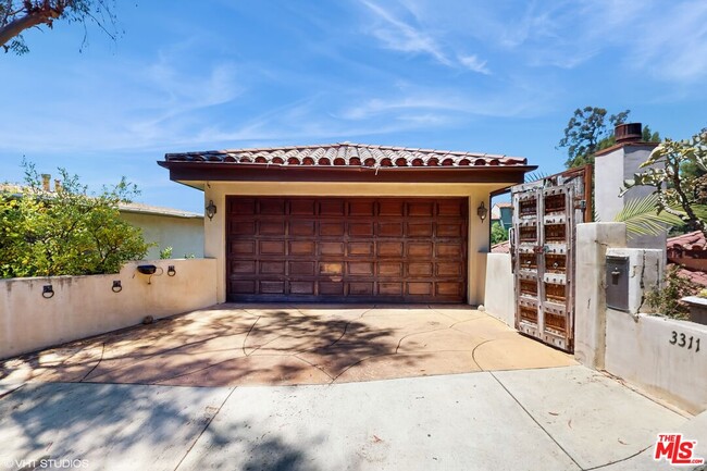 Photo - 3311 Deronda Dr House