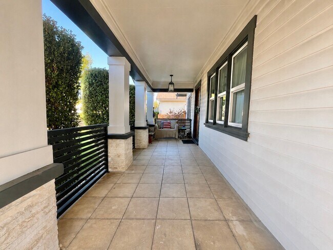 Photo - 6008 Kauffman Ave