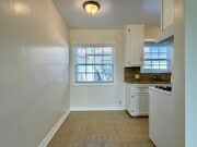 Photo - 982 W Hamilton Ave