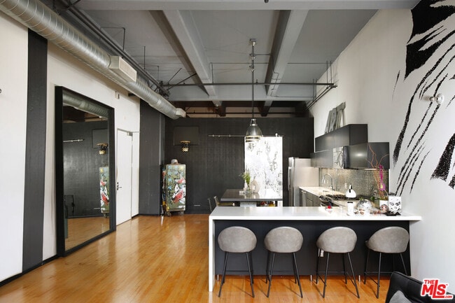 Photo - 1850 Industrial St Unit 215