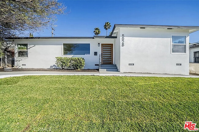 Building Photo - 5928 S La Brea Ave