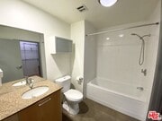 Photo - 645 W 9th St Unit 620