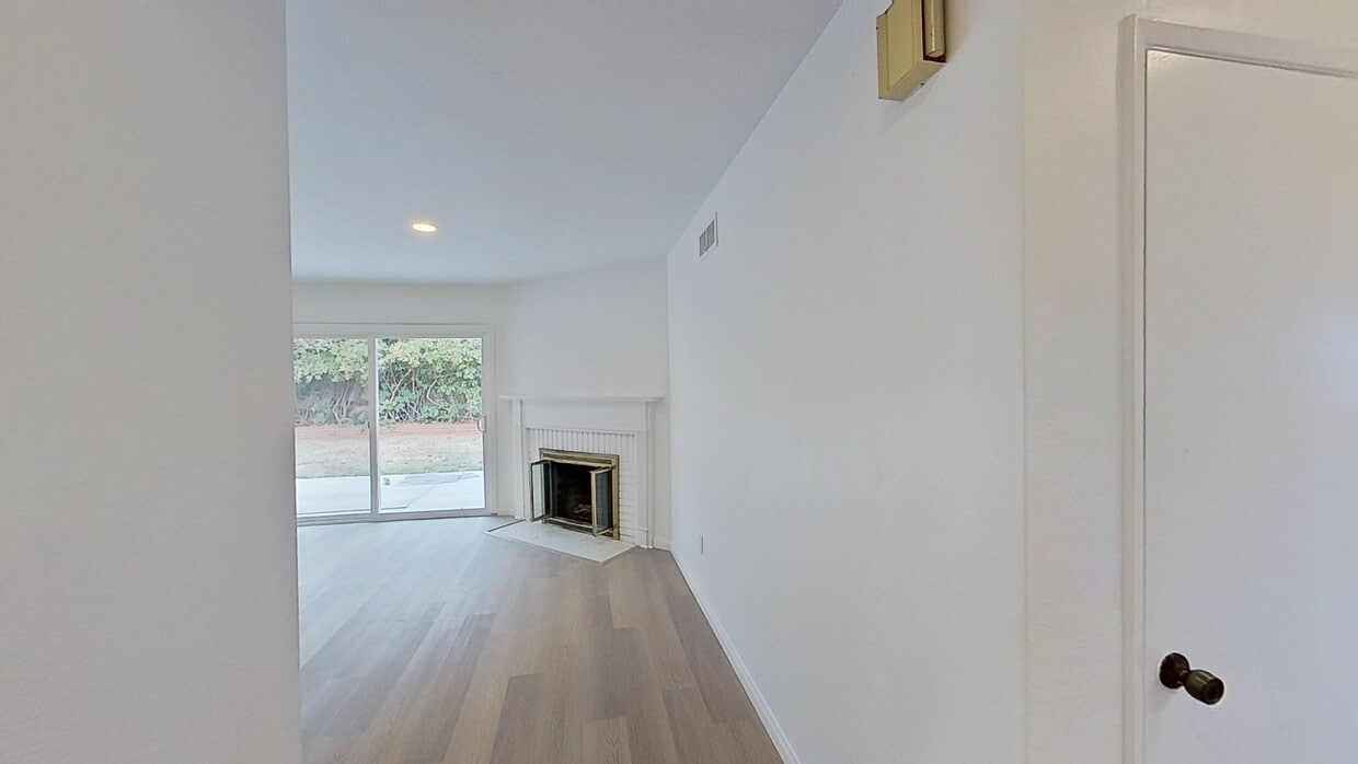 3D Tour - 2408 Stearnlee Ave