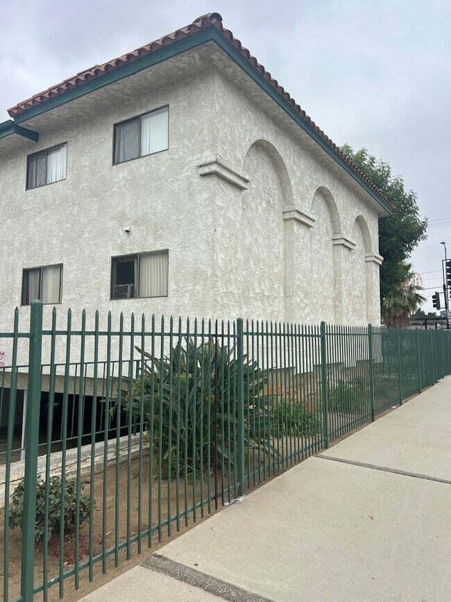 Photo - San Fernando Apts