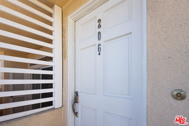 Photo - 13801 Oxnard St Unit 206