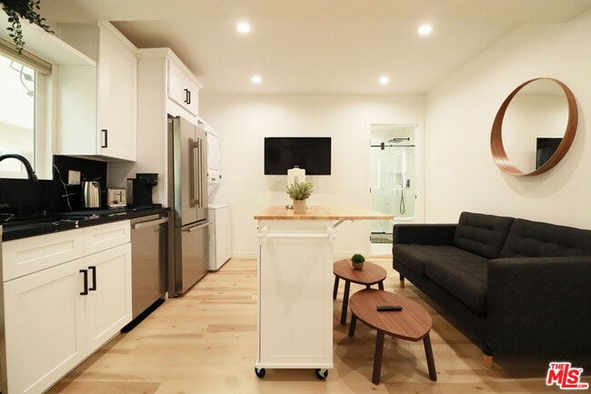 Photo - 9040 Phyllis Ave Unit C