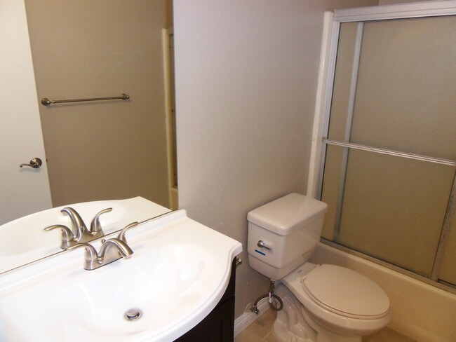 Photo - White Street Apartments