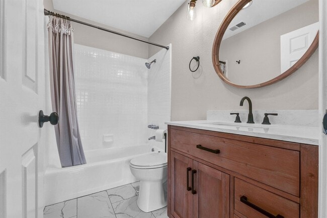 Photo - Stunning Remodeled Townhome in Prime Location!