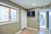 Photo - 605 W 4th St