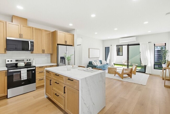 Building Photo - Brand New Construction – 3 Bed / 2 Bath Duplex Home in Normal Heights