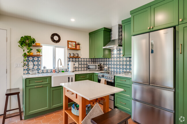 Building Photo - 667 Del Mar Ave Rental