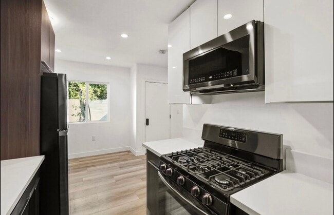 Photo - 2561 W Ave 30 Unit 5