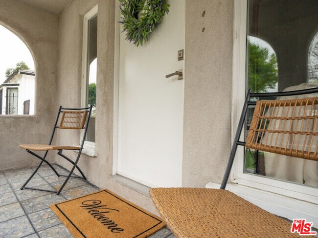 Photo - 1836 Lake St