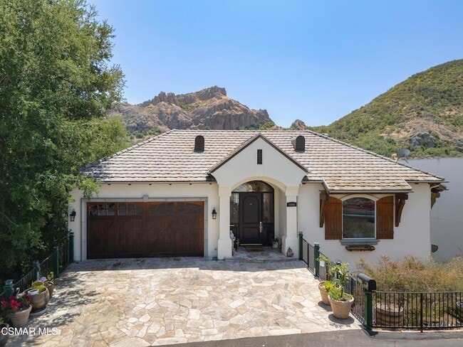 Photo - 2094 Trentham Rd House