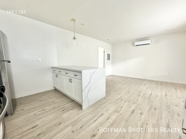 Photo - 626 E Arbor Vitae St Unit A