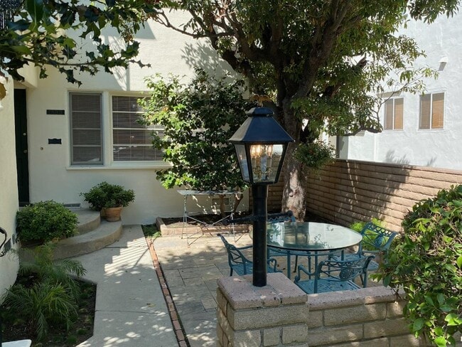 Photo - 1837 Kelton Ave Unit 1837