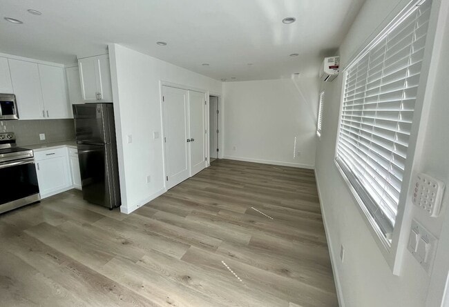 Bed Area - 1337 23rd St Unit D