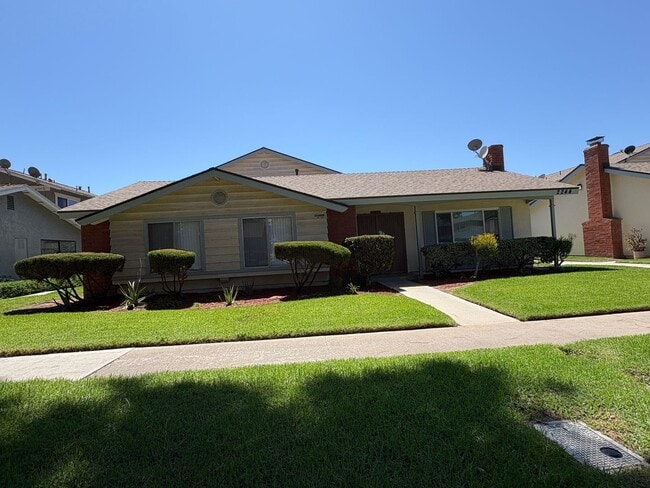 Building Photo - 2244 E Joana Dr Unit A