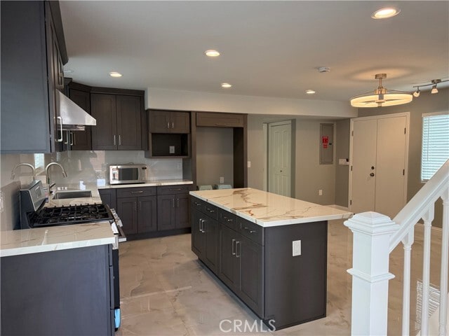 Photo - 2102 W Niobe Ave