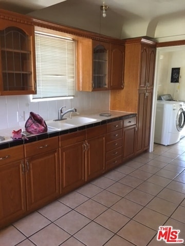 kitchen - 4026 Ingraham St