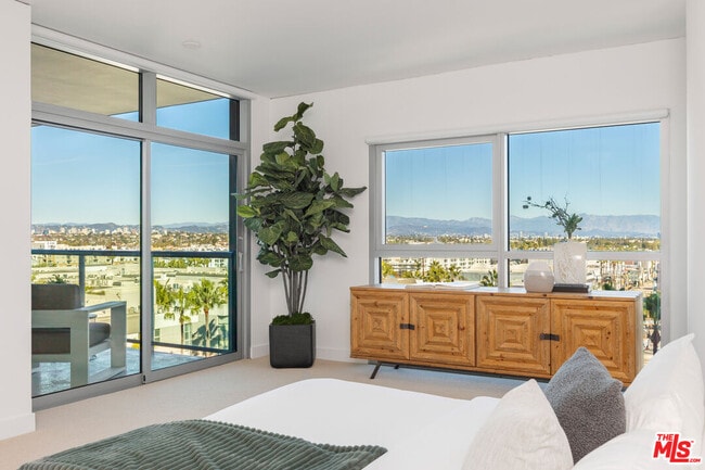 Photo - 13650 Marina Pointe Dr Unit 1608