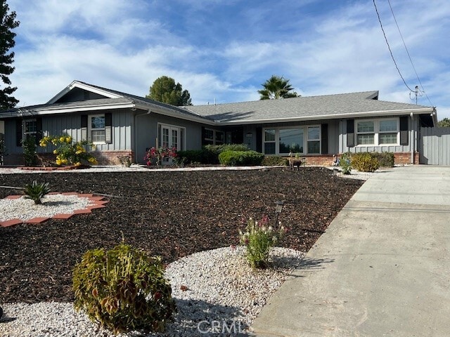 Photo - 31156 Danelaw Ave