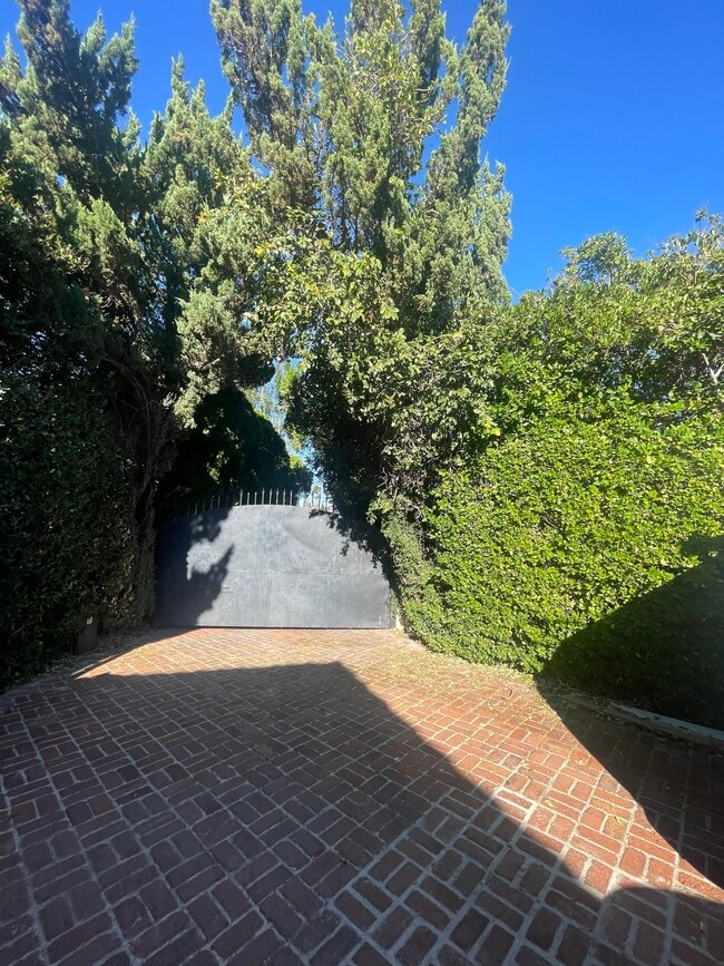 Photo - 19122 Clymer St