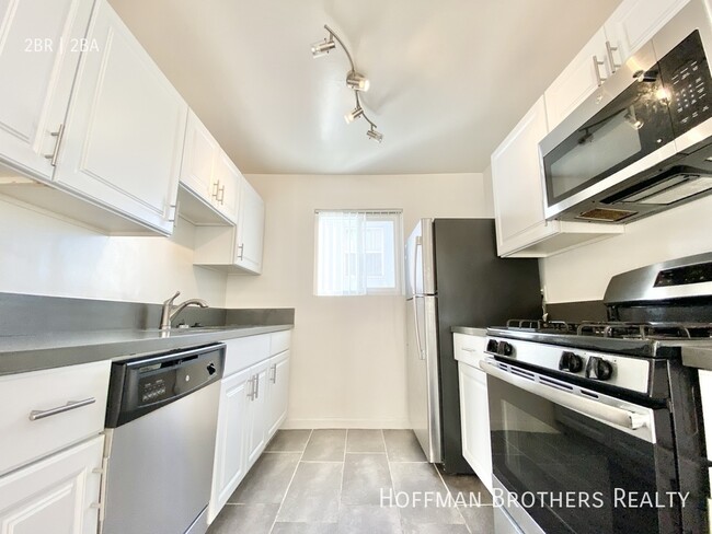 Building Photo - 1808 N Harvard Blvd